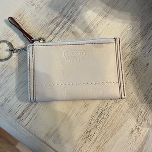 Coach vintage keychain wallet cream colored